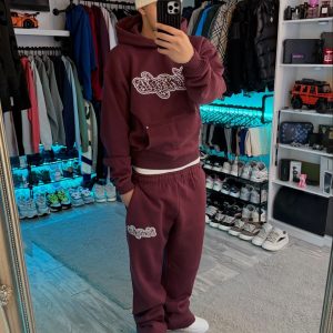 NOFS Purple Studs Jogger mit Script Logo und Wide Leg Cut