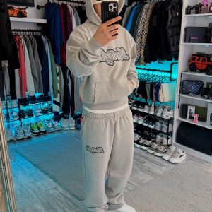 NOFS Grey Studs Jogger mit Script Patch Detail