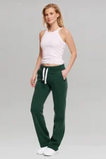 NOFS Green Sweatpants in Dunkelgrün mit geradem Bein