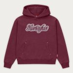 NOFS Burgundy Studs Hoodie mit Script Patch Detail