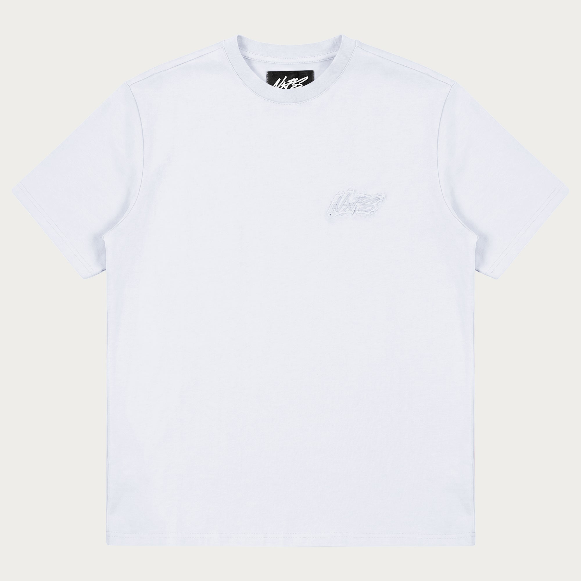 NOFS White Basic T-Shirt mit tonaler Script Stickerei NOFS White Basic T-Shirt mit tonaler Script Stickerei