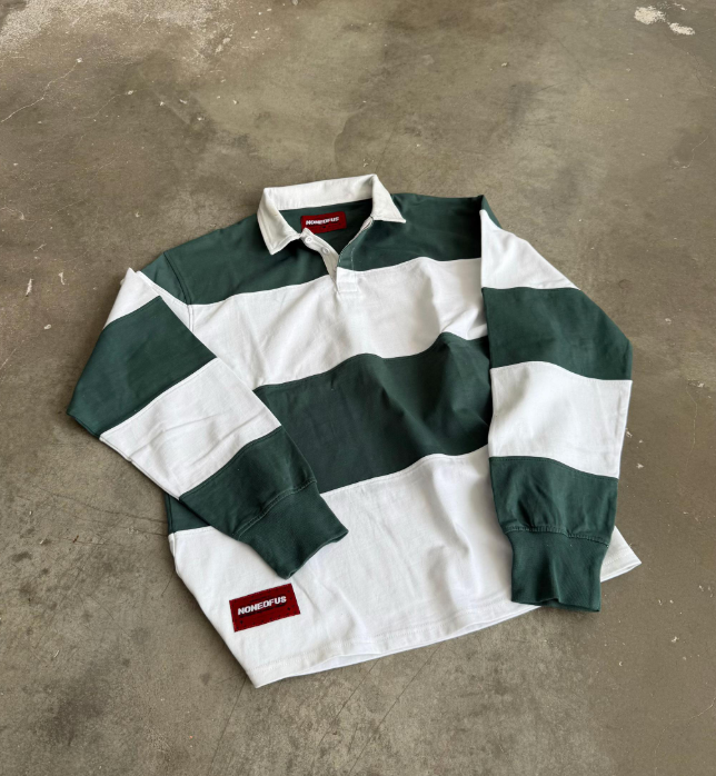 NOFS Green Rugby Sweatshirt mit weiß gestreiften Details und Polokragen NOFS Green Rugby Sweatshirt mit weiß gestreiften Details und Polokragen
